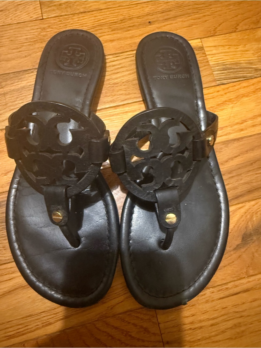 Tory Burch Black Logo Cutout Leather Thong Sandals